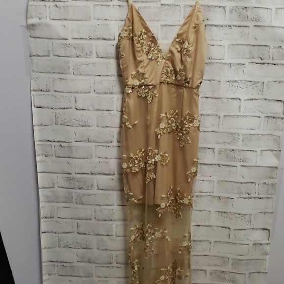 M dress   - Picture 1 of 4